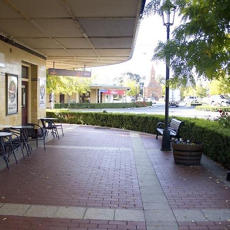 Court House Hotel Boorowa ภายนอก รูปภาพ
