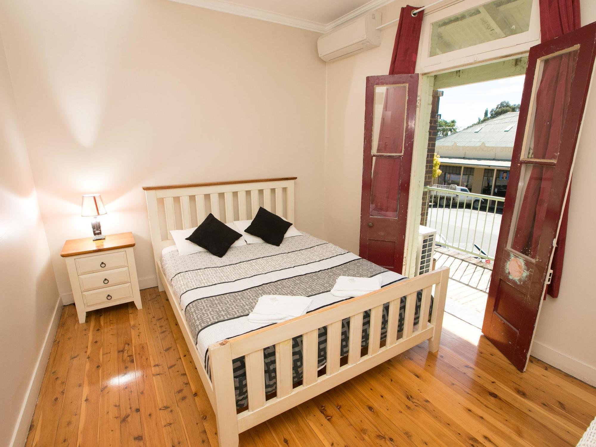 Court House Hotel Boorowa ภายนอก รูปภาพ