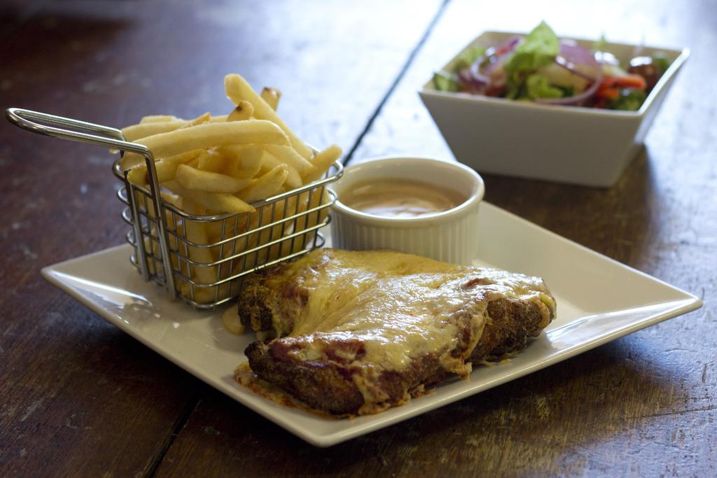 Court House Hotel Boorowa ภายนอก รูปภาพ