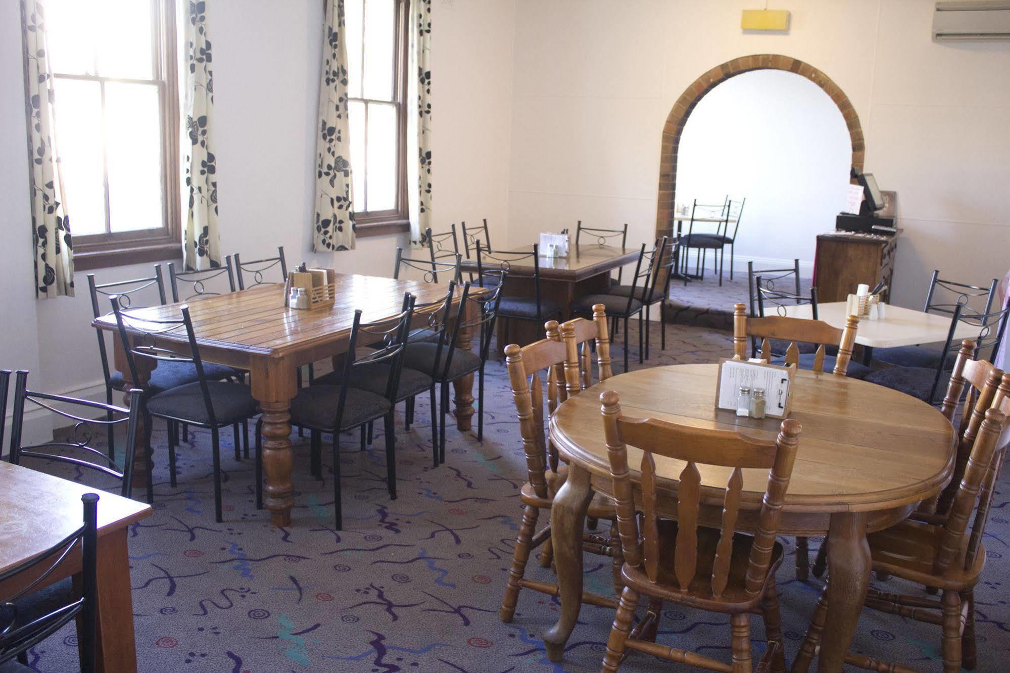 Court House Hotel Boorowa ภายนอก รูปภาพ