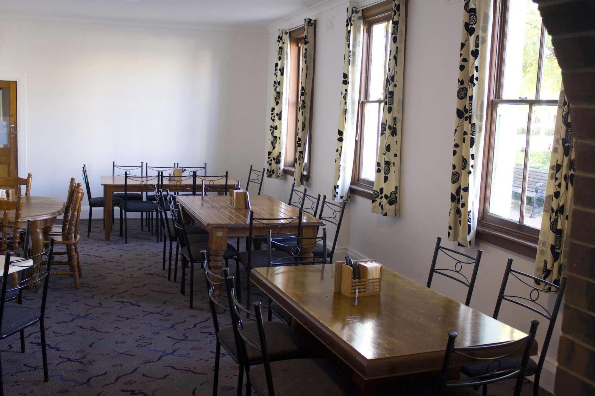 Court House Hotel Boorowa ภายนอก รูปภาพ