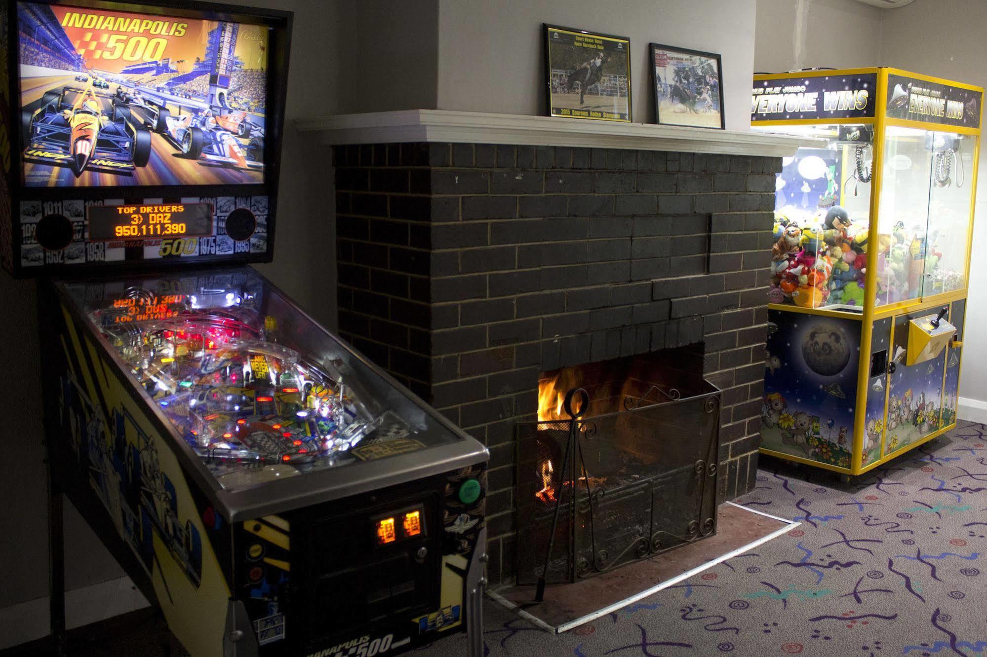 Court House Hotel Boorowa ภายนอก รูปภาพ